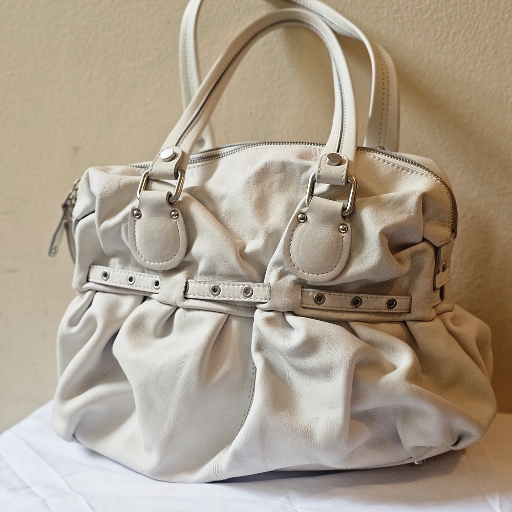 EUC~Tentazione Due Shoulder Bag, Buttery Soft, 100% GENUINE Full Grain LEATHER - Picture 7 of 13